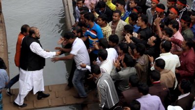 অন্যদিন...