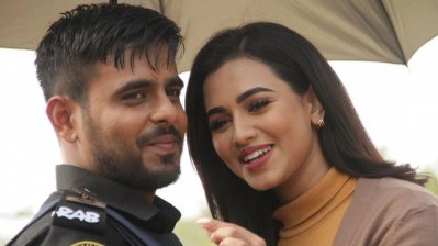 একটি দৃশ্যে সিয়াম ও নুসরাত ফারিয়া