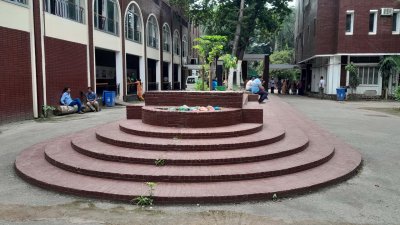 আঁকা-গানে মুখর শিশু একাডেমি