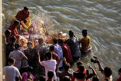 ছবিতে দুর্গা বিসর্জন