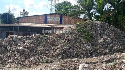 বুড়িগঙ্গা চ্যানেলের দুই পাড়ে ময়লার পাহাড়, ভোগান্তিতে পথচারীরা