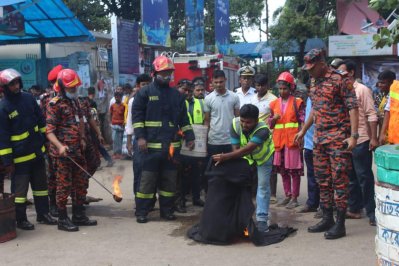 ভূমিকম্প ও অগ্নিকাণ্ডে সচেতনতা বৃদ্ধির মহড়া