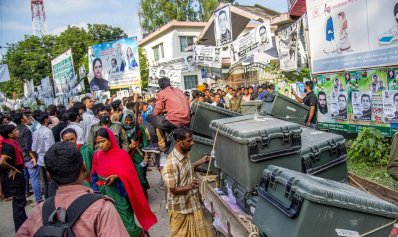 গাইবান্ধায় উপনির্বাচন স্থগিতের পর নির্বাচনের সরঞ্জাম ফিরিয়ে আনা হচ্ছে (ছবি: ফোকাস বাংলা)