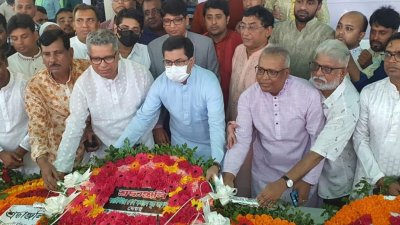 শেখ রাসেলের সমাধিতে ফুল দিয়ে শ্রদ্ধা জানান ডিএসডিসি মেয়র শেখ ফজলে নূর তাপস