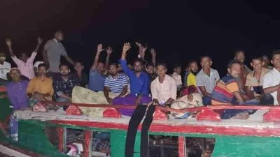 রাত থেকে বেশিরভাগ নেতা-কর্মী ট্রেনে আসছেন