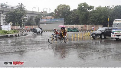 ঘূর্ণিঝড়ের প্রভাবে রাজধানীতে বৃষ্টি, সড়কে গাড়ি চলাচল কম