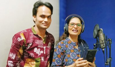 রেকর্ডিংয়ে হাবিব মোস্তফা ও চন্দনা মজুমদার