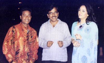হানিফ সংকেত ও তারিণের সঙ্গে আকবর