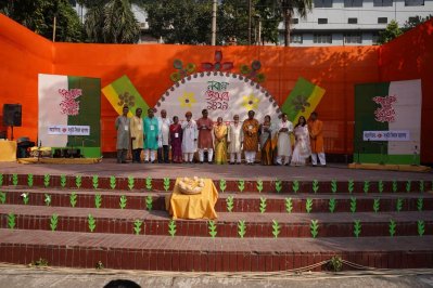 রাজধানীর নবান্ন উৎসবে বাহারি পিঠার সঙ্গে কবিতা-গান