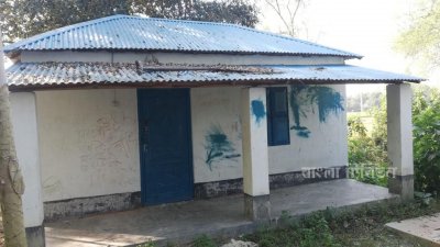 দক্ষিণপাড়া গ্রামে আশ্রয়ণ প্রকল্পের সাতটি ঘর বিক্রি