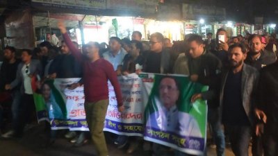 ওবায়দুল কাদের আবারও সাধারণ সম্পাদক হওয়ায় নোয়াখালীতে মিষ্টি বিতরণ