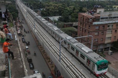 মেট্রোরেলের ‘জন্মযন্ত্রণা’ ভুলে খুশি সবাই