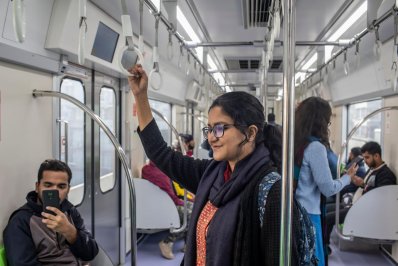 ছবিতে প্রথম দিনের মেট্রোযাত্রা