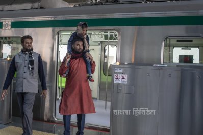 ছবিতে প্রথম দিনের মেট্রোযাত্রা