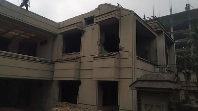 ভেঙে ফেলা হচ্ছে খুনি এরশাদ শিকদারের সেই রাজকীয় বাড়ি