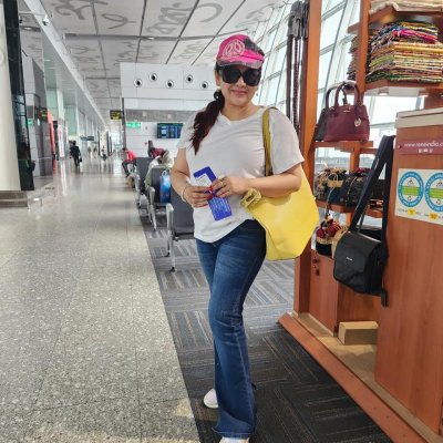 বিমানবন্দরে শ্রীলেখা