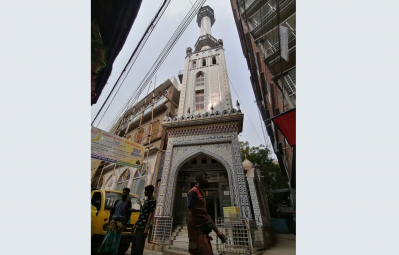 আয়-ব্যয়ের হিসাব নিয়মিত প্রকাশ করে যে মসজিদ