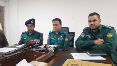 সংবাদ সম্মেলনে ডিসি আব্দুল আহাদ