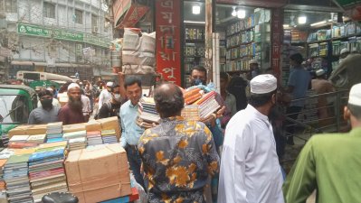 বইমেলা শুরুর আগে আগেও বিশেষ কোনও ব্যস্ততা নেই বাংলাবাজারের ছাপাখানাগুলোয়