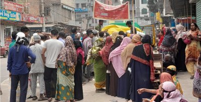 ওএমএস’র ট্রাকসেলে নেই শৃঙ্খলা