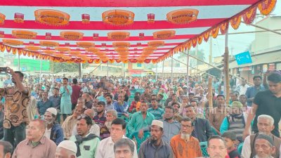 শান্তি সমাবেশে উপস্থিত ছিলেন দলীয় নেতাকর্মী ও স্থানীয় এলাকাবাসী