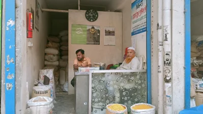 চুড়িহাট্টার সেই ওয়াহিদ ম্যানশনে ঝুলছে মেয়াদোত্তীর্ণ অগ্নিনির্বাপক যন্ত্র
