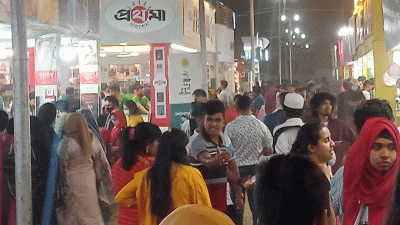 ‘এমন বইমেলা আগে কখনও হয়নি’