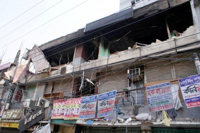 সম্প্রতি রাজধানীর সায়েন্সল্যাব এলাকায় তিনতলা ভবনে বিস্ফোরণে ধসে পড়ে দেয়াল
