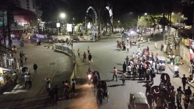 পুরান ঢাকায় দ্বিগুণ ভাড়া রিকশা সিএনজি মোটরসাইকেলে