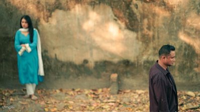 একটি দৃশ্যে তাসনিয়া ফারিন ও জুনায়েদ ইভান