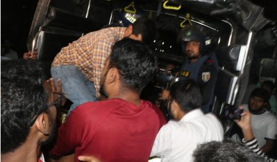 রাবিতে সংঘর্ষে আহত ৮৬ জন হাসপাতালে ভর্তি, ক্লাস-পরীক্ষা বন্ধ ঘোষণা