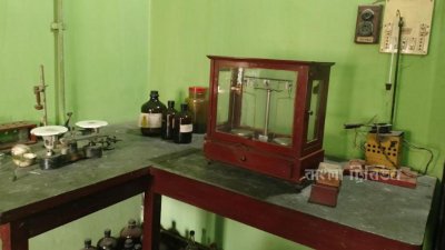 বছরের পর বছর এই ল্যাব ব্যবহার না হওয়ায় অকেজো হয়ে যাচ্ছে যন্ত্রপাতি