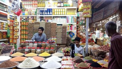 কাঁচা বাজারে স্বস্তি মিলছে না