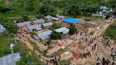চট্টগ্রামে ঝুঁকিপূর্ণ পাহাড়। সম্প্রতি তোলা ছবি।