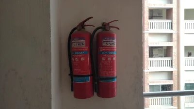 চার আদালতের কোথায় ফায়ার এক্সটিংগুইশারের মেয়াদ নেই