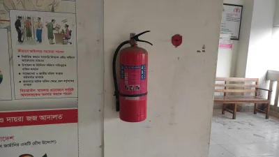 চার আদালতের কোথায় ফায়ার এক্সটিংগুইশারের মেয়াদ নেই