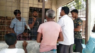 চেয়ারম্যান-মেম্বারের বিরুদ্ধে টিসিবির পণ্য বিক্রির অভিযোগ
