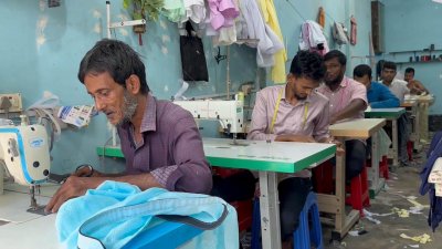 ব্যস্ততা বেড়েছে কারিগরদের