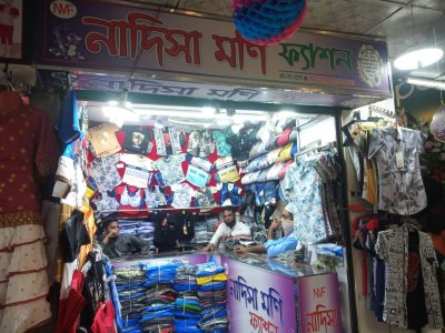 গরমের কারণে আরামদায়ক পোশাকের চাহিদা বেশি