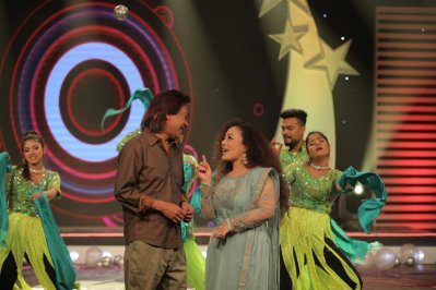 গাইলেন পার্থ-নিশিতা