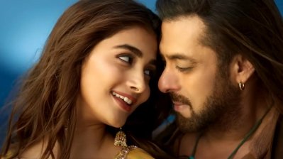 ছবির একটি গানের দৃশ্যে পূজা ও সালমান