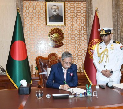 বঙ্গভবনে অফিস করলেন রাষ্ট্রপতি মো. সাহাবুদ্দিন