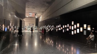 জাদুঘরের ভেতরে চোখে পড়বে আলো ছায়ার খেলা