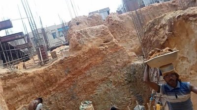 পাহাড় কেটে ১২ তলা ভবন বানাচ্ছে এপিক প্রপার্টিজ