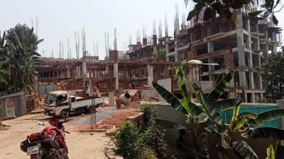 পাহাড় কেটে ১২ তলা ভবন বানাচ্ছে এপিক প্রপার্টিজ