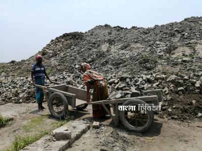 ইটের সঙ্গে পোড়া জীবন