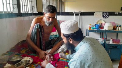 নানামুখী সংকটে হোমিওপ্যাথিক মেডিক্যাল কলেজ ও হাসপাতাল