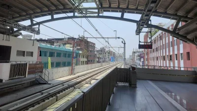 মেট্রোরেলে ঢিল: বিব্রত স্থানীয়রা, বাড়তি সতর্কতার প্রতিশ্রুতি