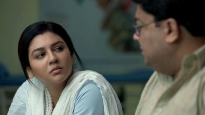ছবির দৃশ্যে জয়া ও অম্বরিশ