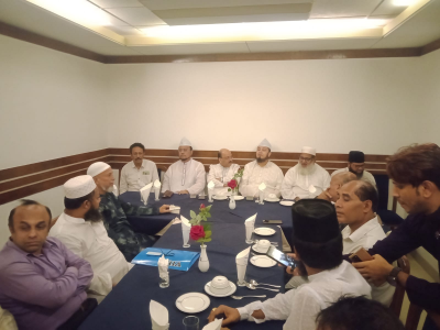 শনিবার রাজধানীর একটি রেস্টুরেন্টে নতুন ইসলামি জোট গঠন নিয়ে নেতাদের বৈঠকের ছবি